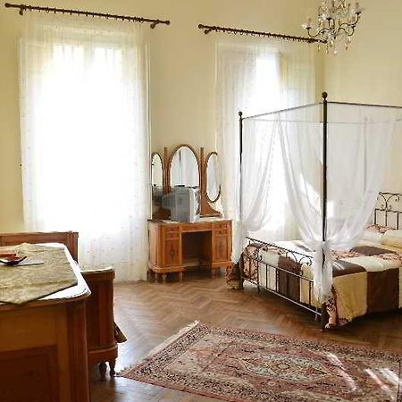 Hotel Apollo فياريجيو المظهر الخارجي الصورة